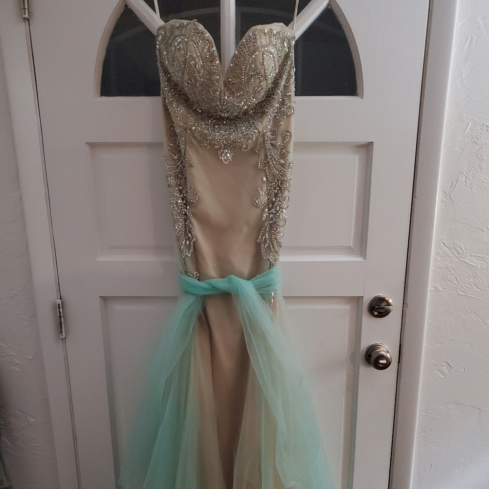 Prom dress